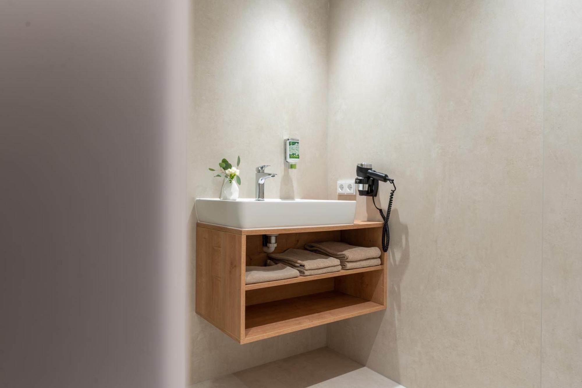 Eee Hotel Eberstalzell Экстерьер фото