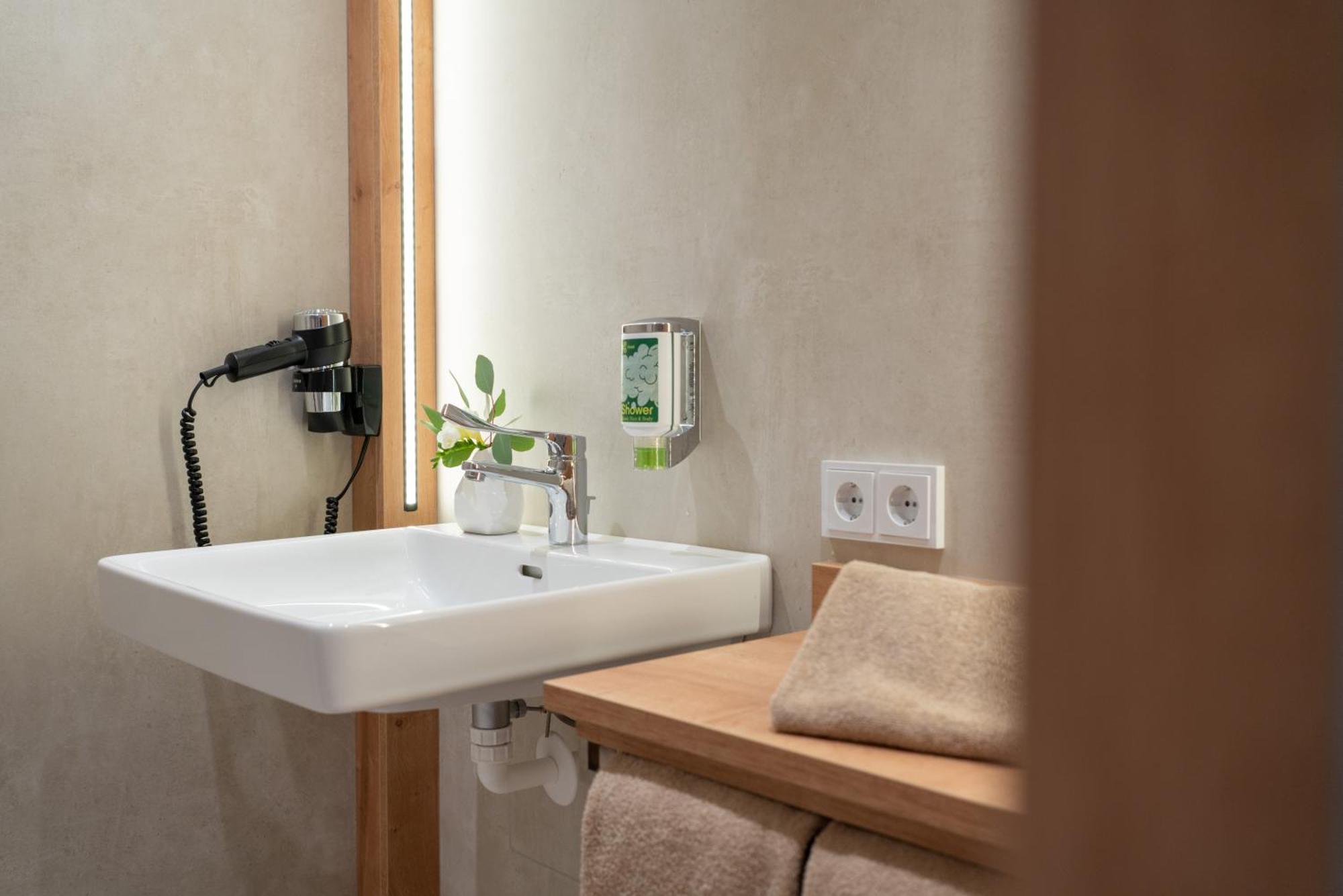 Eee Hotel Eberstalzell Экстерьер фото